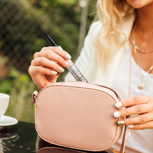 ✨ 4D Brow Pen – For Natural, All-Day Eyebrow & Eyeliner Perfection! 💁♀
